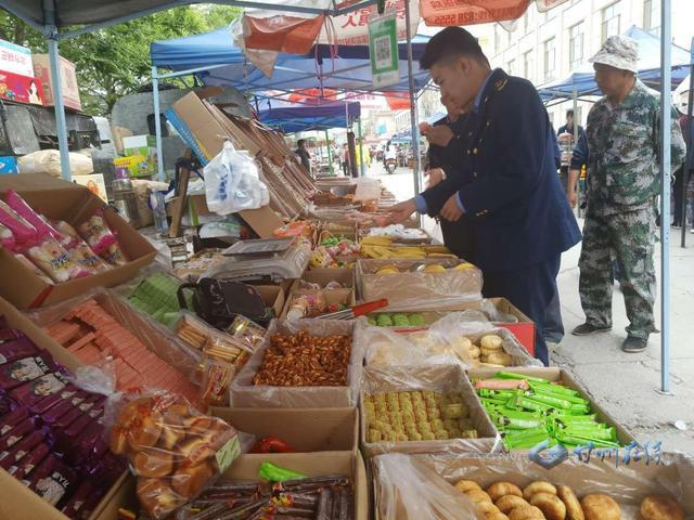 甘州區市場監管局甘浚片區扎實開展集貿市場食品安全專項檢查，嚴把食品銷售安全關